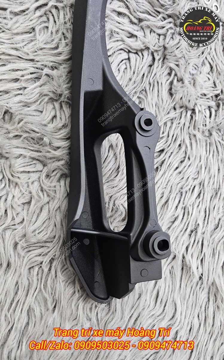 Cận cảnh chi tiết chân baga bên trái, thiết kế vị trí lắp ốc phù hợp với xe