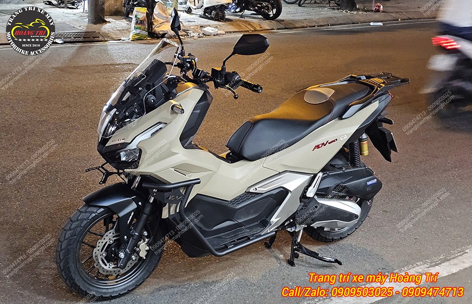 Góc nghiêng ADV 160 2026 trang bị baga nhôm đúc nguyên khối, phù hợp đi phố lẫn đi phượt