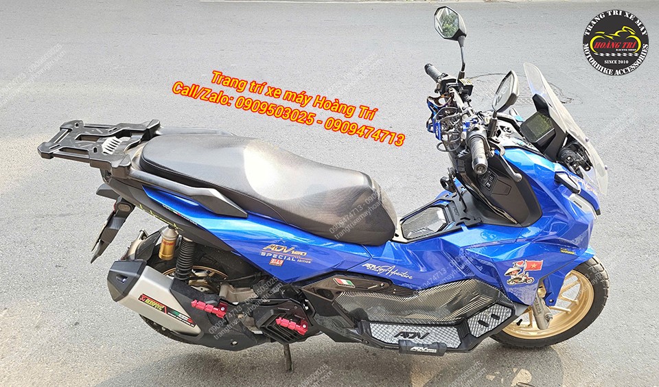 ADV 160 màu xanh gắn baga sau chuẩn, sẵn sàng lắp thùng Givi U37A gọn gàng