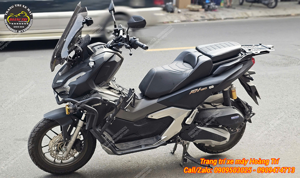 Anh khách nâng cấp theo phong cách thể thao, cá tính với nhiều phụ kiện hầm hố đã được trang bị