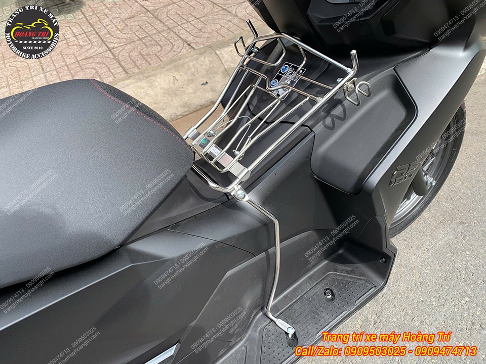 Baga giữa AirBlade 2026 inox sáng bóng, kiểu dáng đơn giản, sang trọng, chống trầy xước