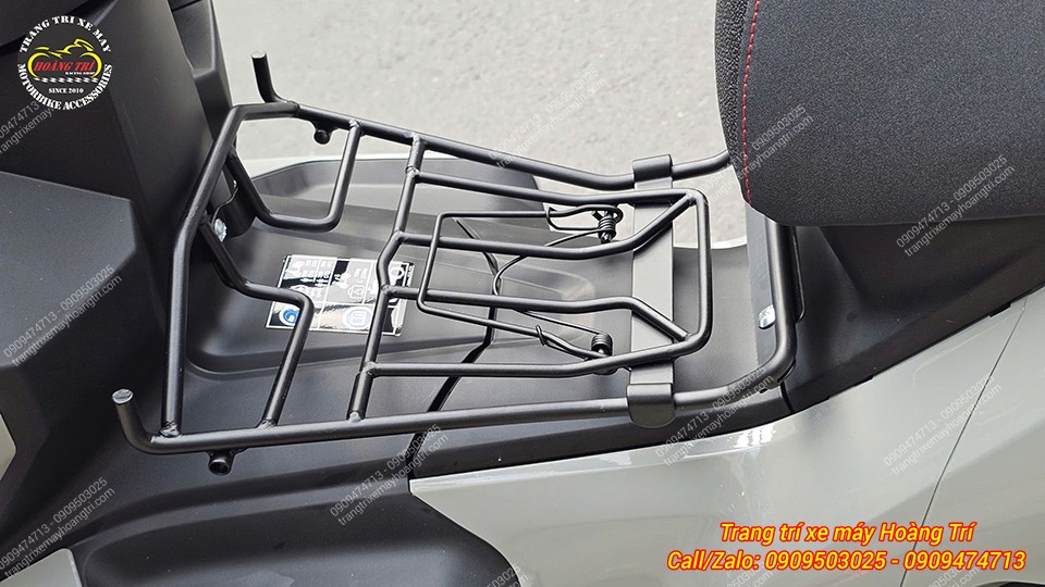 Việc lắp baga giữa màu đen gắn yên xe nay trở nên đơn giản hơn nhiều