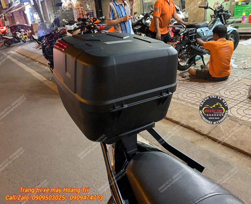 Thùng Givi B33NM to và chắc chắn, giải pháp tăng không gian chứa đồ cho xe Airblade