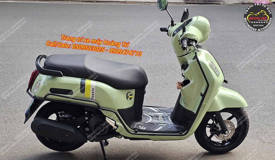 Bộ đôi phụ kiện kết hợp với nhau tạo nên sự đồng bộ và tiện ích cho chiếc Fazzio 125 của anh khách