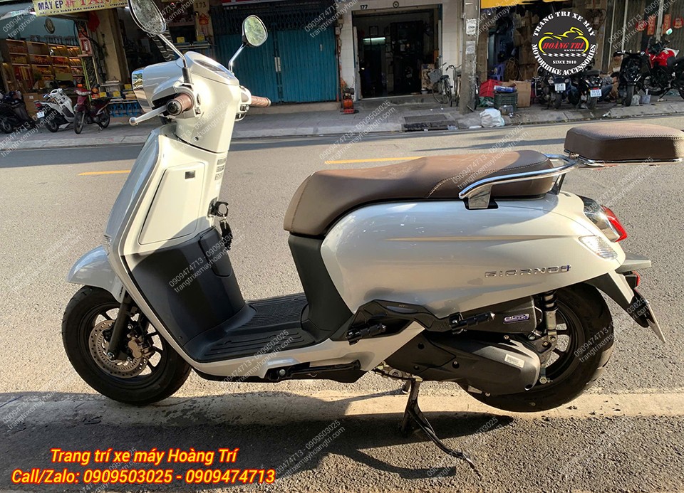 Toàn cảnh Giorno 125 sau khi lắp gác chân phụ HTR tăng an toàn cho cả gia đình