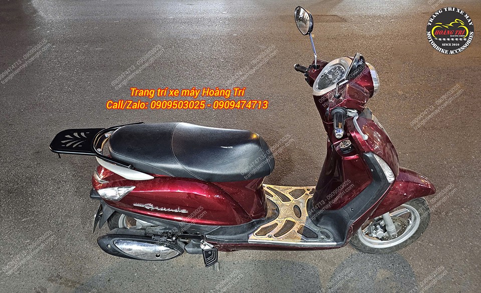 Toàn cảnh Yamaha Grande trang bị baga sau nối dài, phù hợp di chuyển hằng ngày và đi xa