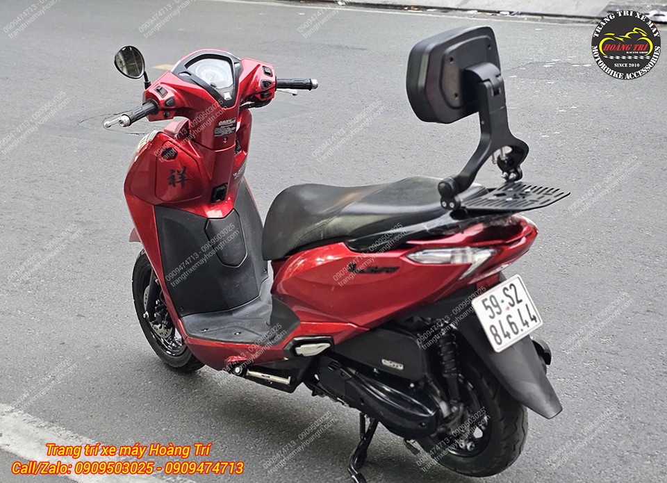 Góc nhìn từ phía sau xe với sự linh hoạt của tựa lưng giúp tạo nên sự khác biệt và tiện ích tối đa