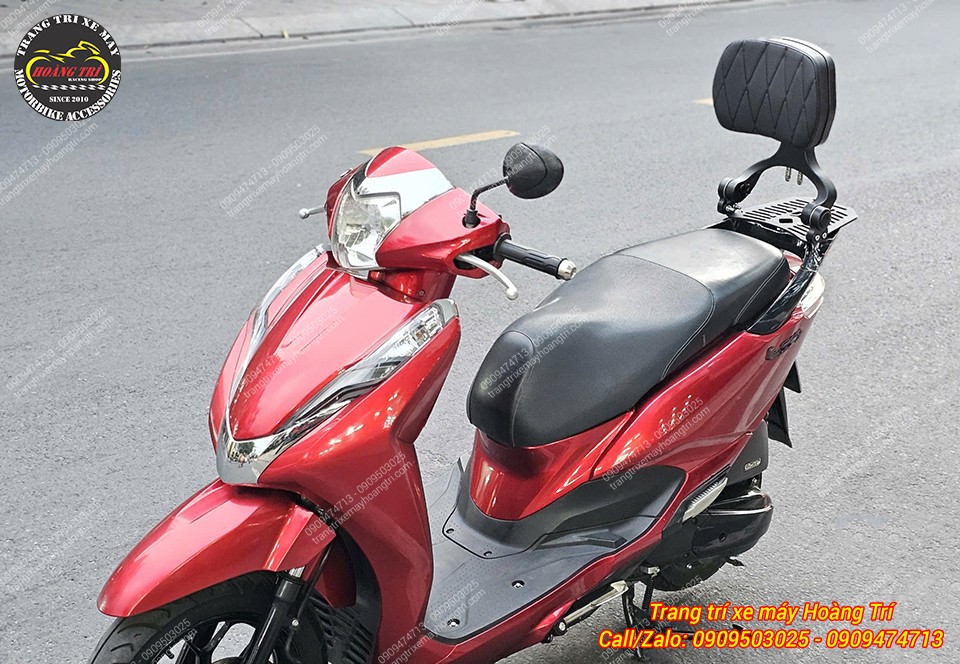 Xe Lead nổi bật với tựa lưng MTM cao ráo, mang lại vẻ ngoài thể thao và tiện dụng hơn nguyên bản