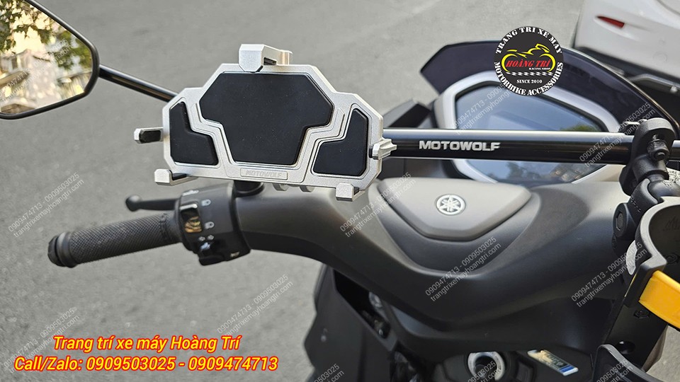 Giá đỡ điện thoại Motowolf màu bạc với lớp đệm êm ái cho chiếc điện thoại của bạn