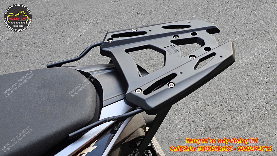 Mặt trên baga sau monorack NVX, bản rộng, nhiều lỗ bắt vít, hỗ trợ gắn thùng Givi