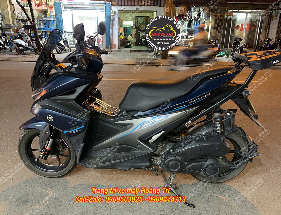 Tổng thể xe NVX với kính chắn gió Zhipat, tạo dáng vẻ hầm hố và phong cách touring