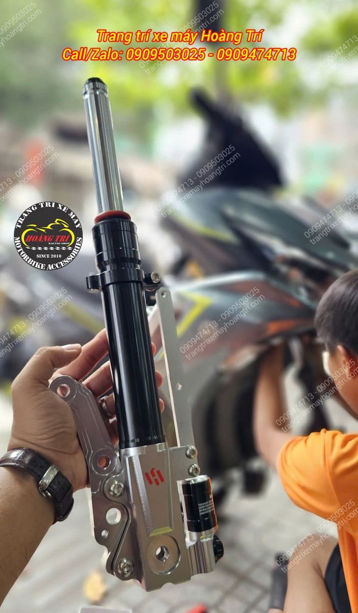 Chi tiết phuộc trước Kingham đã được unbox ra khỏi hộp, chuẩn bị lắp đặt vào xe NVX V2