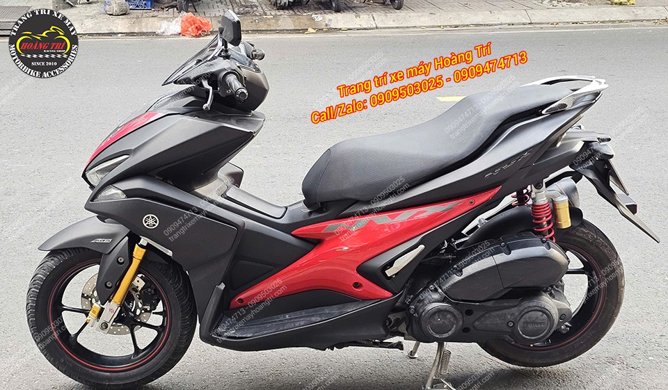 Tổng thể phuộc Kingham vàng gold nổi bật thu hút, tăng trải nghiệm trên Yamaha NVX