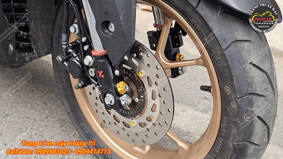 Phuộc trước Kingham Upside Down nổi bật khi được lắp hoàn thiện trên mâm zin NVX V2