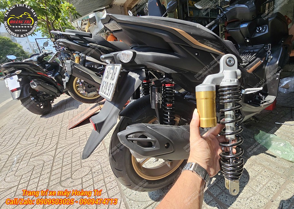 Với thiết kế full đen mang đến sự đồng bộ về mau sắc cho xe NVX V2