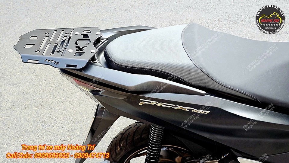 Cận cảnh baga sau HTR CNC được lắp trên PCX 160, thiết kế chắc chắn, sẵn sàng nâng cấp thùng sau