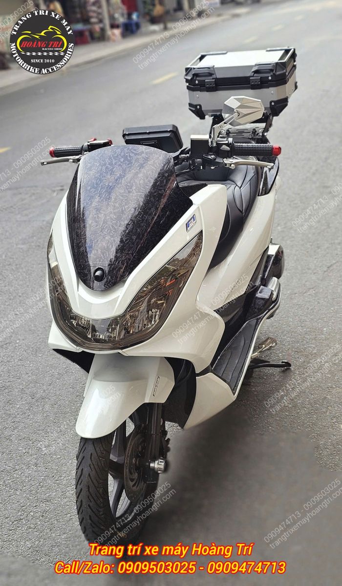 Mang đến phong cách thể thao, phục vụ cho nhu cầu đi xa cũng như không gian chứa đồ cho xe PCX