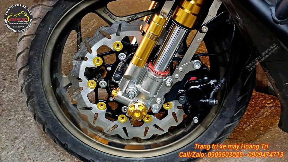 Dàn chân trước PCX 160 nổi bật với phuộc USD Kingham kết hợp đĩa thắng NCL đồng bộ màu sắc