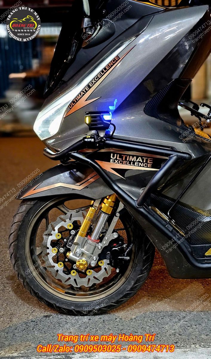 Khi bật sáng, cặp đèn trợ sáng Kewig K12 trở thành điểm nhấn khi đi đêm