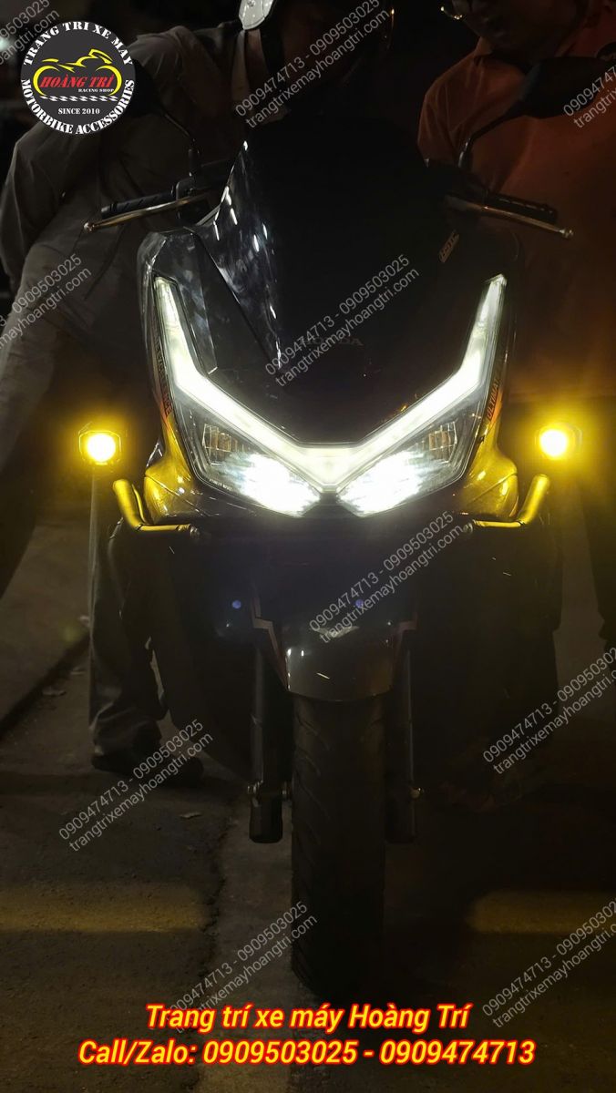 Đèn trợ sáng Kewig K12 bật ánh vàng hỗ trợ quan sát tốt trong sương mù