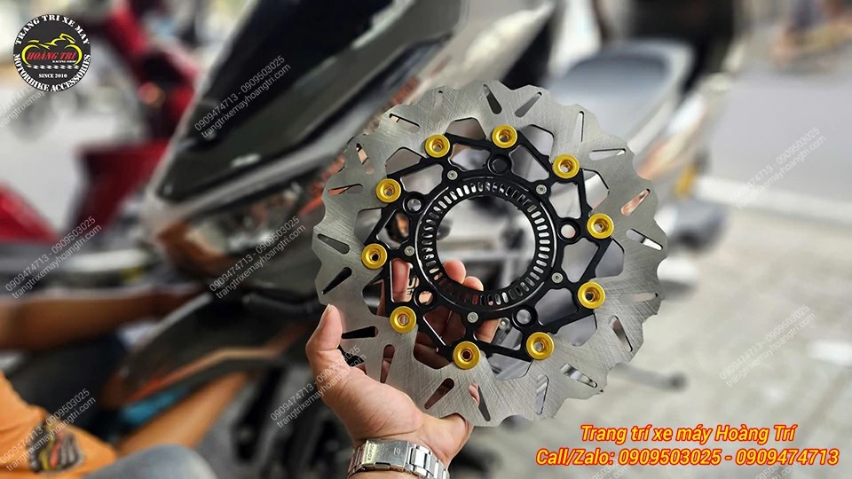 Trên tay đĩa thắng kiểu lồng nhôm NCL với thiết kế thể thao, hoàn thiện sắc sảo cho PCX 160