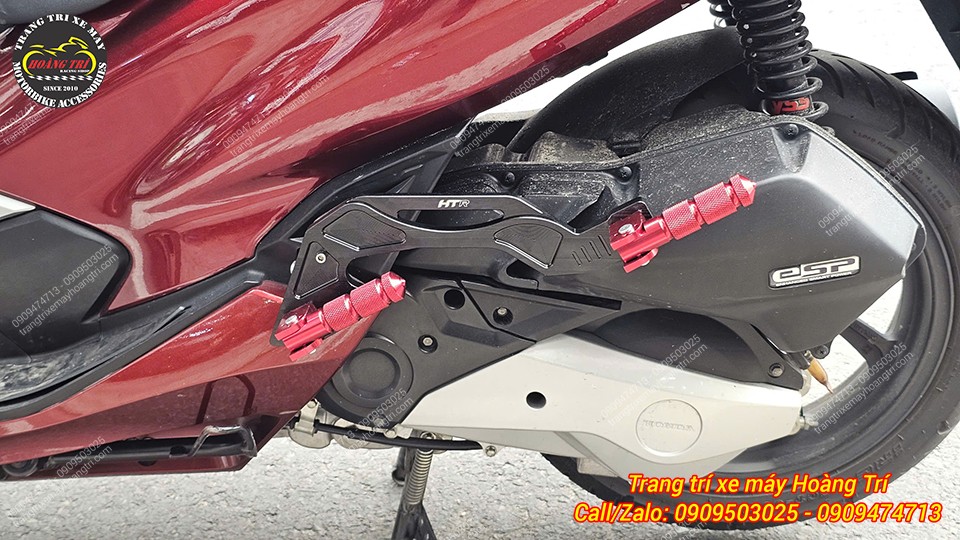 Hình ảnh thực tế của xe PCX 2018 sau khi nâng cấp gác chân phụ HTR