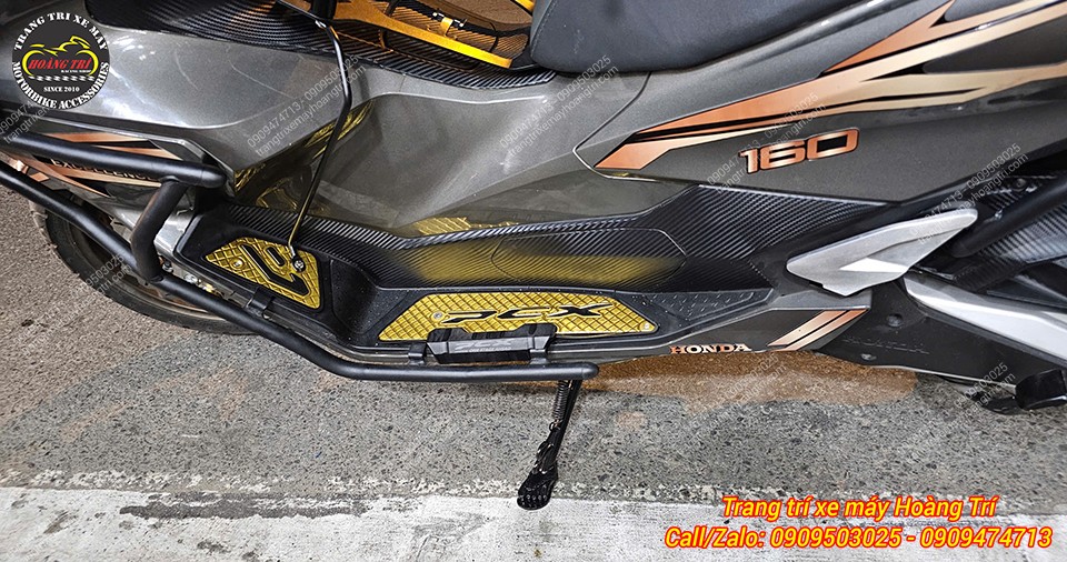 Toàn cảnh thảm để chân nhôm CNC lắp PCX 160, thiết kế liền lạc, chắc chắn và đẹp