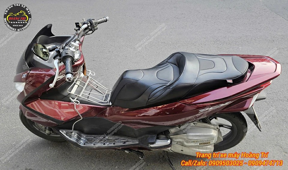 Góc nhìn tổng thể xe PCX 2014 lắp yên độ 2 tầng, ngồi êm ái, tăng tính thẩm mỹ