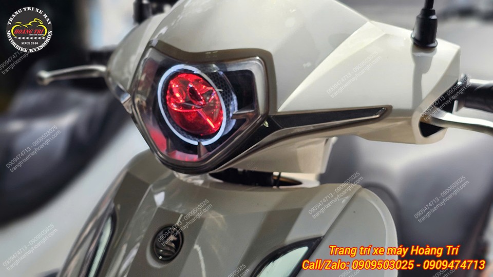 Bi cầu Titan CB150 HP với vòng LED bên ngoài màu trắng, tạo vẻ ngoài ấn tượng