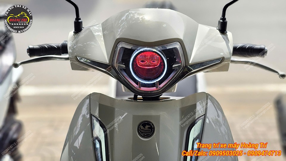 Ánh sáng hiệu ứng mắt quỷ đỏ nổi bật của bi cầu Titan CB150HP, tăng cường khả năng nhận diện cả ban ngày lẫn đêm