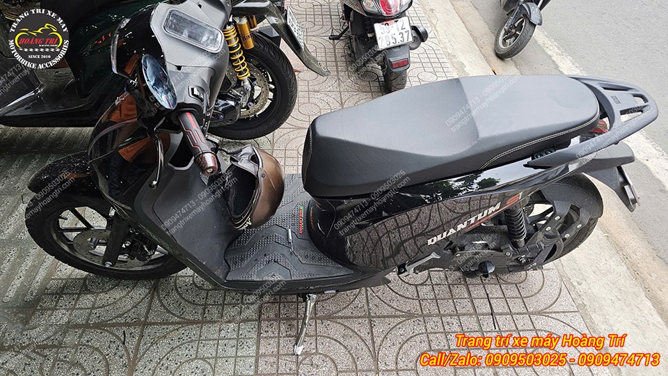 Xe Quantum S1 với chân chống nghiêng inox mang đến tổng thể hài hòa và tăng tính thẩm mỹ