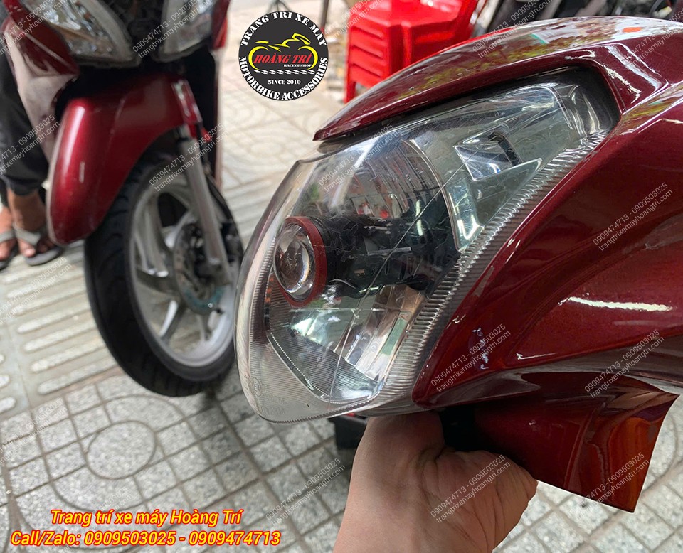 Không xảy ra tình trạng cạ mica đèn pha Vision nên anh em yên tâm sử dụng