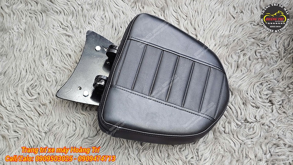 Đế tựa lưng bật gấp mẫu V2 bọc da tổng hợp cao cấp, thiết kế gọn gàng, đi kèm pát chắc chắn