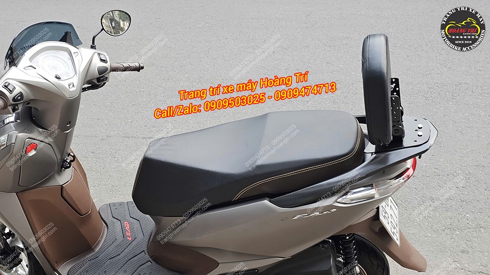 Thêm chiếc Lead lắp đặt tựa lưng bật gấp V2, hỗ trợ lưng người ngồi sau khi di chuyển