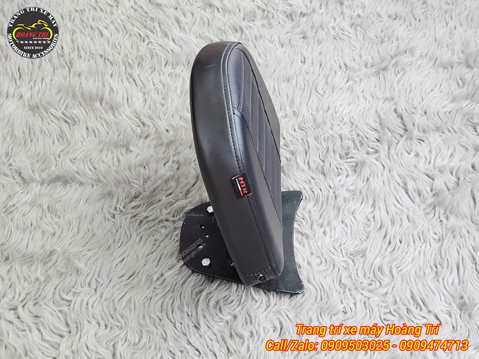 Góc nhìn cạnh bên tựa lưng bật gấp V2, thiết kế bo tròn mềm mại, không cấn người ngồi