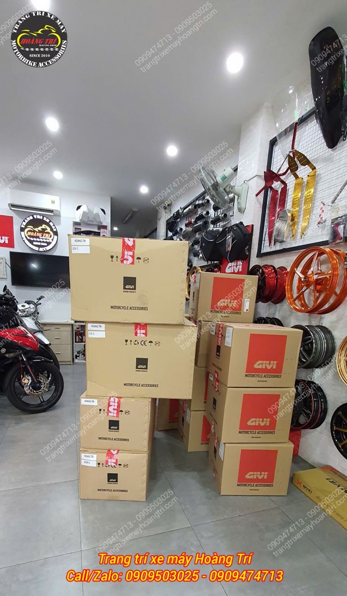 Hoàng Trí Shop tiếp nhận số lượng lớn thùng Givi chính hãng, chuẩn bị sắp xếp lên kệ