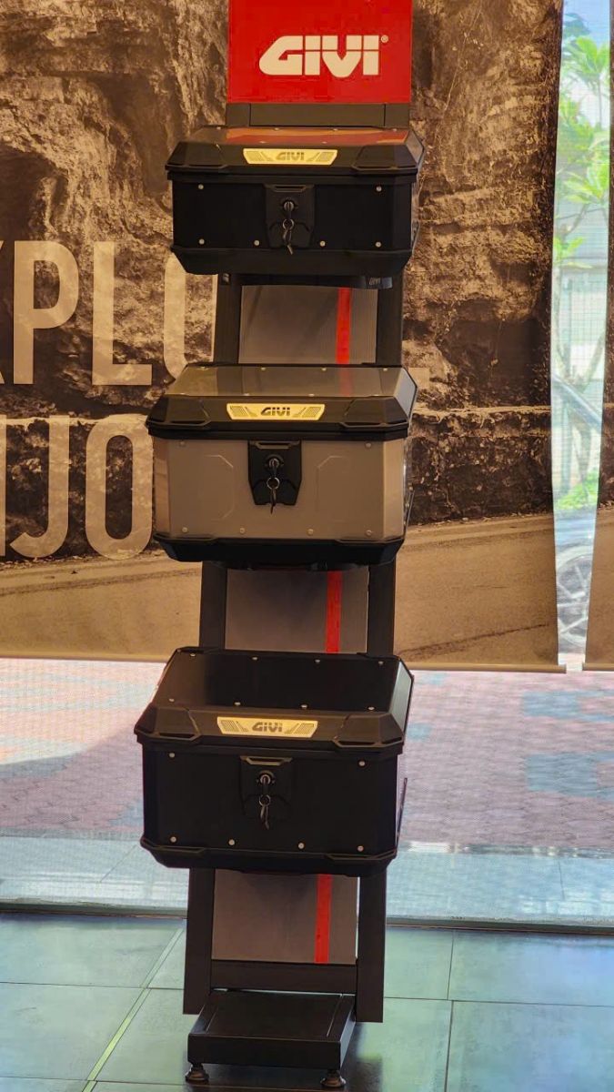 Các mẫu thùng Givi và thùng nhôm với nhiều màu sắc, kiểu dáng đa dạng