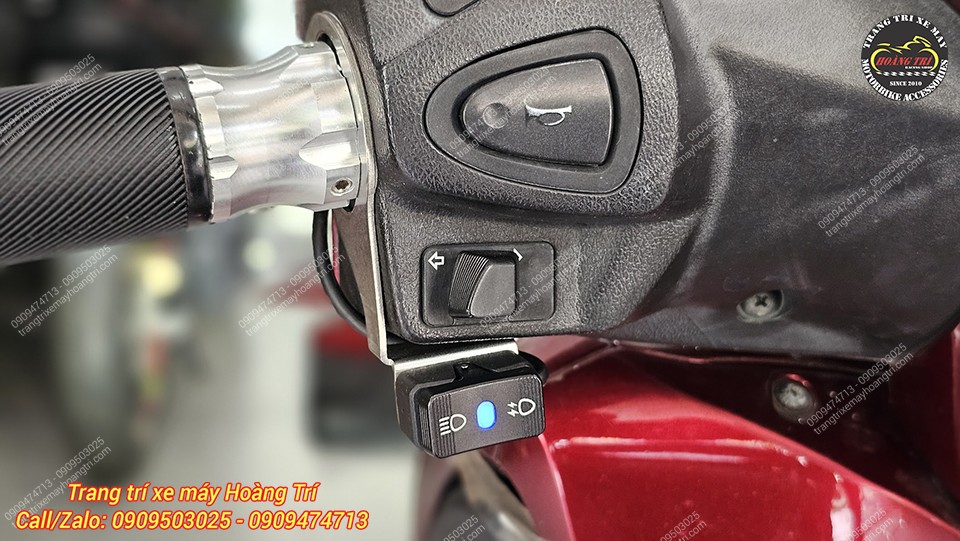 Công tắc đèn Kewig K11 gắn cùm tay lái trái thao tác bật tắt thuận tiện