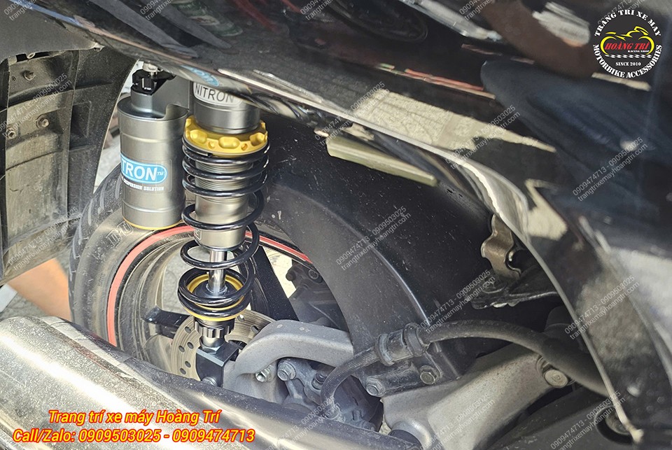 Tuy nhiên, phuộc sẽ làm cao yên thêm 2cm (phuộc zin: 310mm - phuộc Nitron DNA: 330mm)