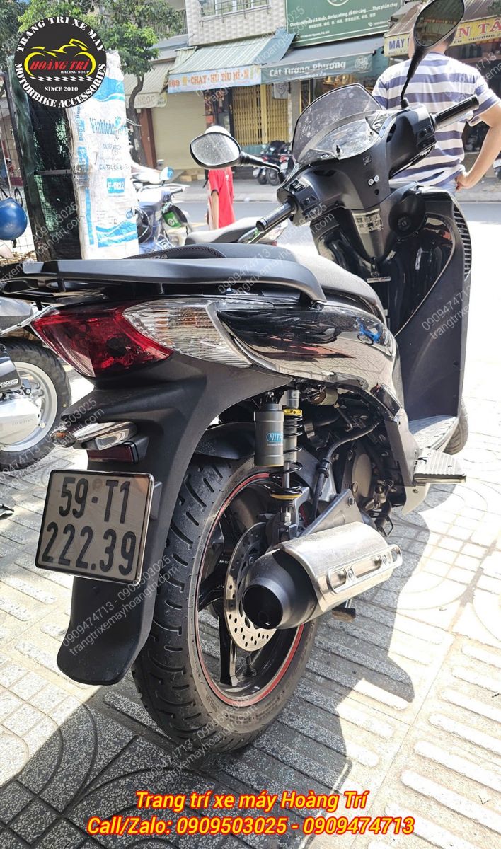 Góc nhìn phía sau SH Ý lắp phuộc Nitron DNA, hỗ trợ vận hành ổn định khi chở nặng