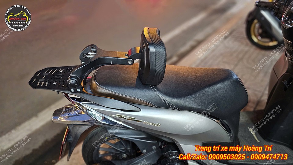 Bộ giá đỡ và baga full đen mang đến sự đồng bộ về màu sắc và tạo nên điểm nhấn khác biệt