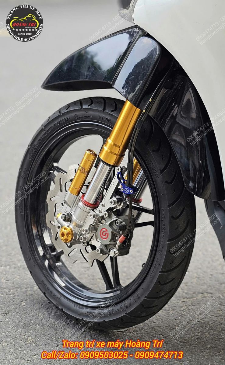 Cận cảnh phuộc Upside Down Kingham lắp dàn chân trước SH Mode, hoàn thiện sắc nét, tăng độ cứng cáp