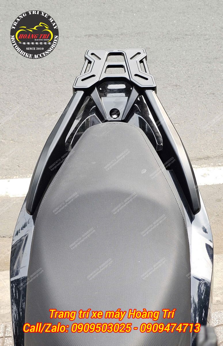 Toàn cảnh baga nhôm đúc FRX nhìn từ trên cao, hài hòa với phần đuôi xe