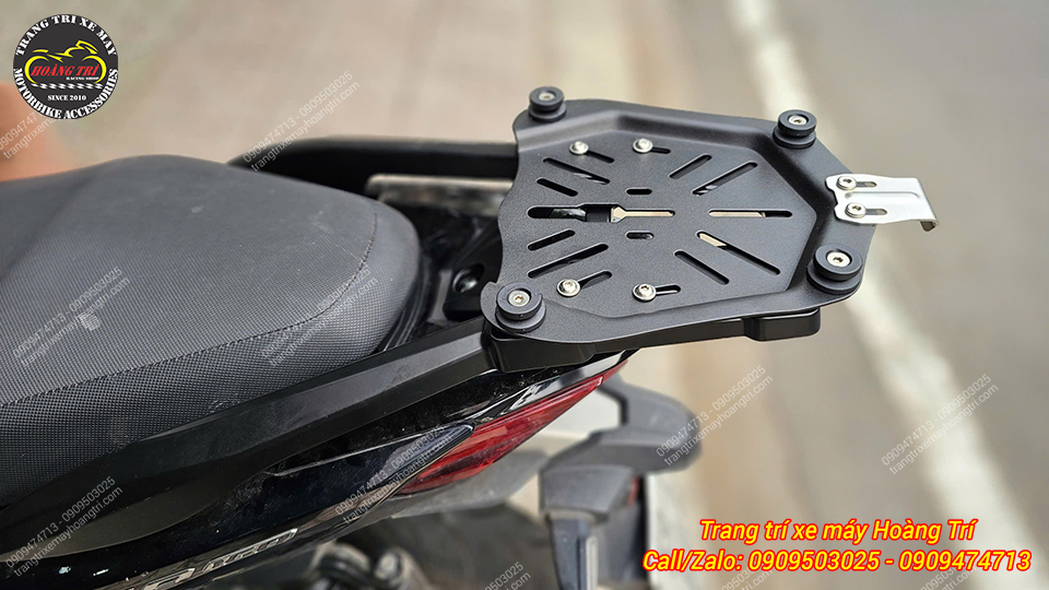 Đế thùng nhôm V2 28 lít gắn trên baga, sẵn sàng lắp thùng nhôm phía sau