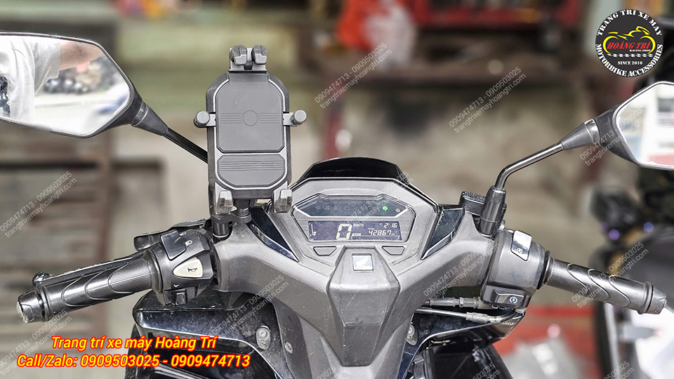 Giá đỡ FRX TQ-062 có pát kẹp chắc, hạn chế rung lắc và rơi điện thoại