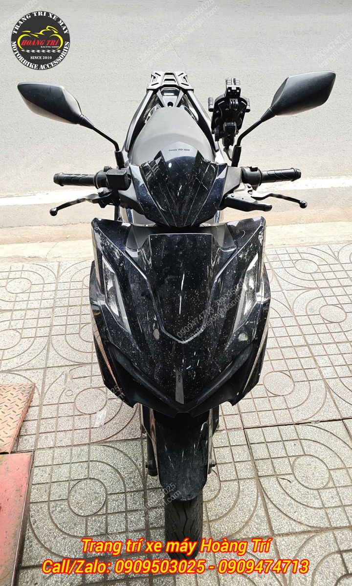 Anh em có thể tham khảo màn hình xe máy để sử dụng tách biệt điện thoại