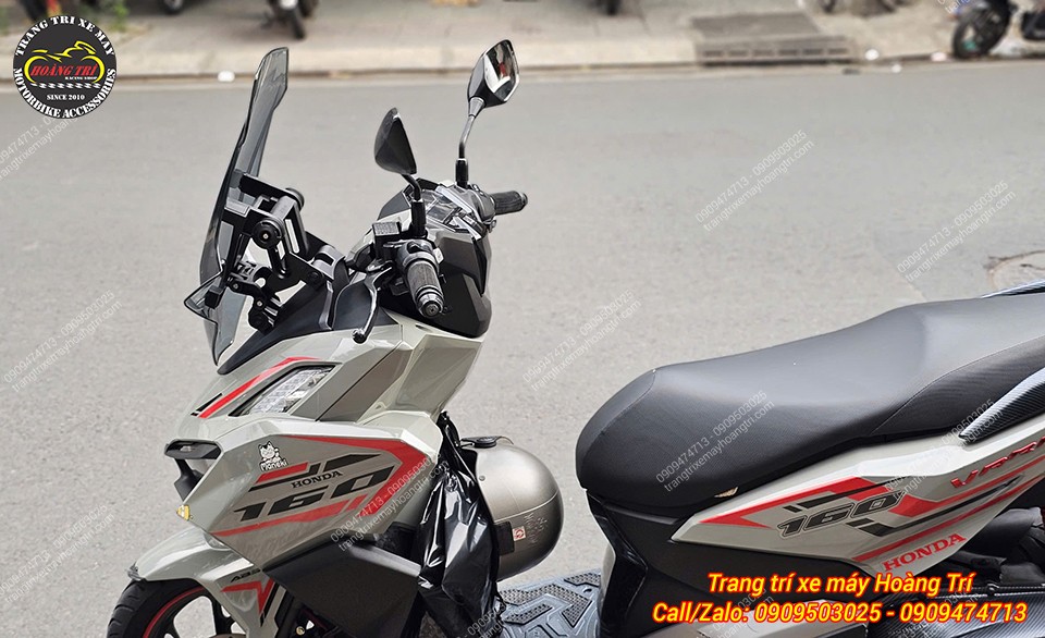 Tổng thể Vario 160 sau khi lắp kính ADV Zhi.pat, mang phong cách thể thao hiện đại hơn