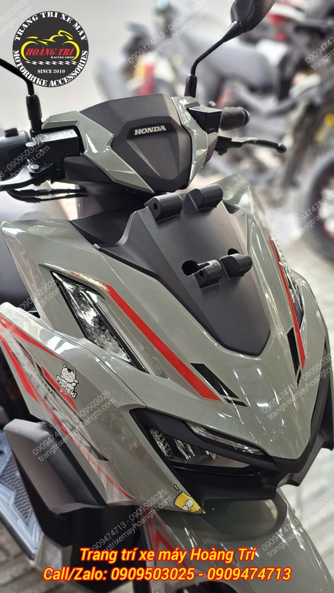 Mặt nạ Vario 160 đã lắp mặt nạ gắn kính chắn gió ADV sẵn sàng lắp đặt