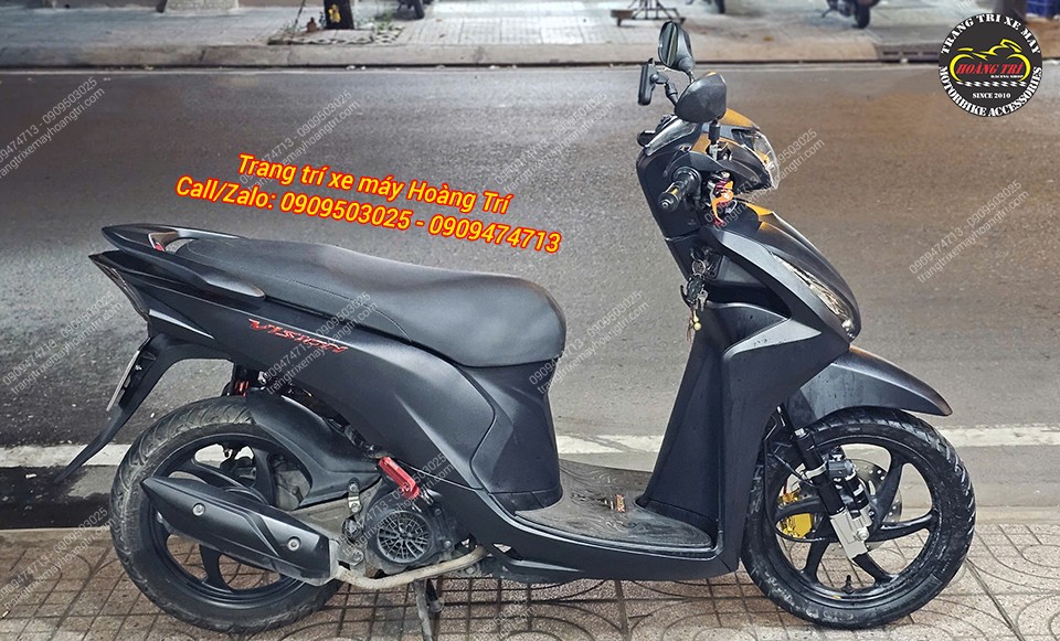 Toàn cảnh Vision 2014 màu đen sau khi lắp phuộc Kingham, dáng xe cân đối, vận hành ổn định