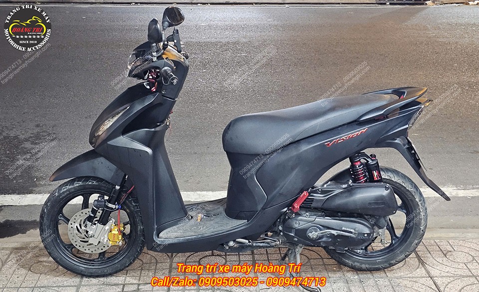 Góc nhìn bên trái Vision 2014 gắn phuộc Kingham, dàn chân trước sau hài hòa, chắc chắn